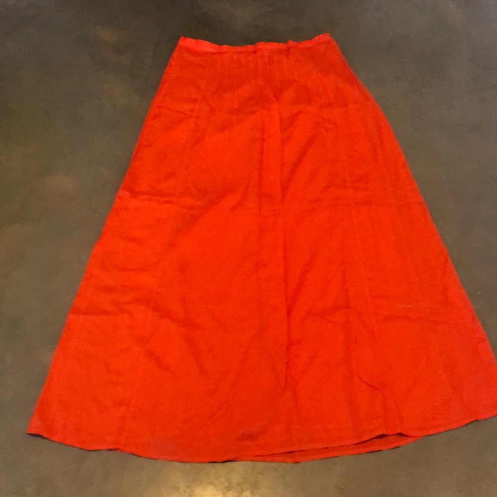 LIKE NEW LOFT Pintuck Lined Maxi Skirt